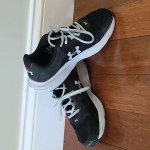 Boys Under Armour Tennis Shoes